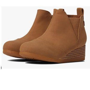 TOMS Kelsey Youth wedge boots size